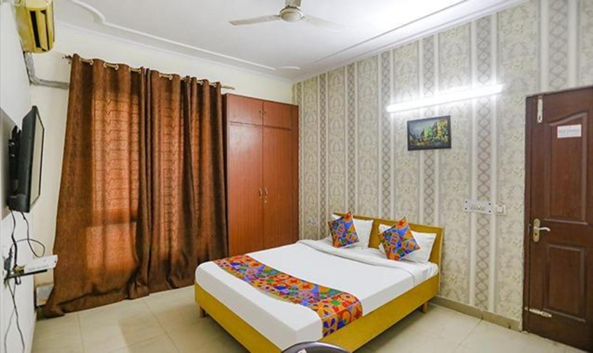 Fabexpress Ap International Hotell Noida Eksteriør bilde