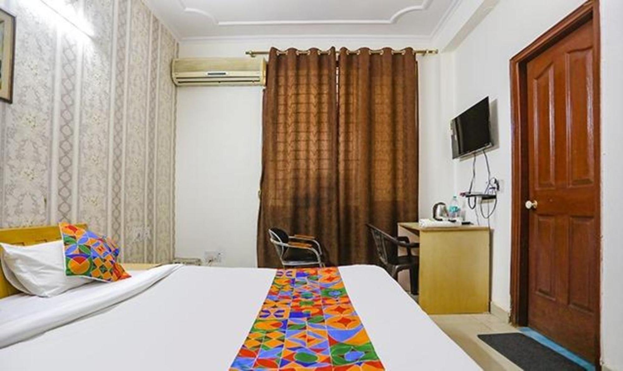 Fabexpress Ap International Hotell Noida Eksteriør bilde